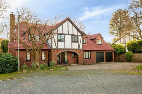 Setting This family home is situated within a short distance of Kingswood and Tadworth village, both providing a comprehensive parade of local shops and restaurants. Locally there is a wide choice of state and independent schools. There is a footpath...