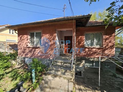 Top Estate Real Estate exclusively offers you a two-storey brick house with a yard in Plovdiv. Gorna Oryahovitsa, kv. Station. The house has a built-up area of 111 sq.m, as on the first floor there is a living room, kitchen, corridor and dining room,...