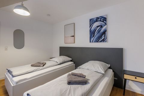 STUDIO APPARTEMENT Unser Studio Appartement bietet mit 40 qm Wohnfläche Platz für bis zu zwei Personen. - Bad mit Duschkabine - Küche mit Herd, Backofen, Kühlschrank, Spüle und separatem Esstisch - Kostenfreies W-LAN - Flachbildschirm und USB-Anschlu...