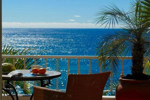 L'appartement de très bon goût, équipé pour 2 personnes avec une grande attention aux détails, se compose d'un grand salon-salle à manger avec cuisine et d'un balcon avec une vue magnifique sur l'Atlantique. La chambre offre une belle vue sur la cour...