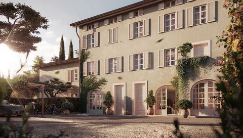 Benvenuti in questo splendido complesso residenziale composto da un'antica casa colonica ristrutturata di alta qualità e da due speciali ville indipendenti. La casa colonica dispone di un totale di cinque impressionanti trilocali, tutti sapientemente...