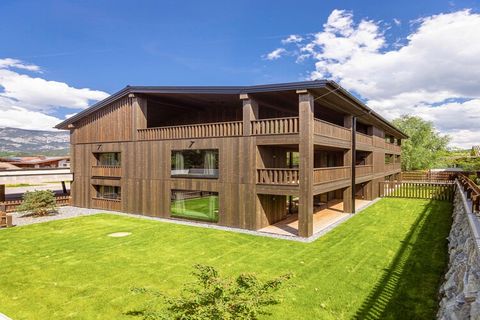 Ervaar de ultieme ontspanning in dit exclusieve penthouse-appartement. Omringd door de majestueuze Alpentoppen van de regio Schladming-Dachstein wacht uw eersteklas vakantieappartement op u. Van de comfortabele slaapkamers tot de ruime badkamer, alle...