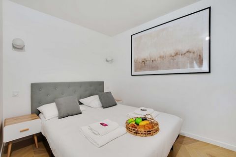 Checkmyguest vous propose cet appartement T3 de 55 m² situé au 70 Rue de Patay dans le 13ème arrondissement de Paris. A proximité des quais de Seine et de la Bibliothèque François Mitterrand, il offre un cadre agréable à quelques pas du Parc de Chois...