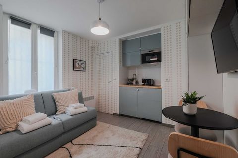 Checkmyguest vous propose cet élégant studio de 15 m², idéalement niché dans le quartier des Épinettes, dans le 17ème arrondissement de Paris. Parfait pour des séjours inoubliables, il est entouré du Square des Batignolles, du Musée de la Vie romanti...