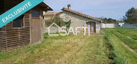 If you are not afraid of work and renovation, take this opportunity to embellish a stone property. Here are two semi-detached houses, located in the charming town of Touvérac, 40 minutes from Angoulême and almost an hour from Bordeaux. You will then ...