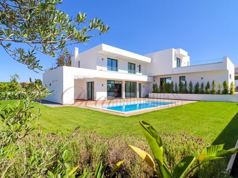 Deal Homes Algarve presents, Stunning Deluxe 3+1 T Villa, recently built, located in a quiet residential area of Lagos, close to the beaches, shops and services. Stunning amenities. With premium finishes, this property of premium materials extends ov...