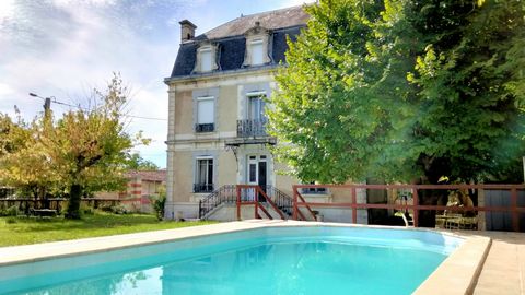 Historic Maison de Maître walking distance to the centre of the historic market town of Aigre and being ready for immediate occupation in comfort. The former residence of a prominent local Cognac producer is set over 3 levels with many classic origin...