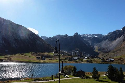 Kleine, ruhige Residenz mit Blick auf den See in Tignes Le Lac, etwa 500 Meter von den Pisten und Geschäften entfernt. Geregeltes Parken in Tignes, wir können uns um die Reservierung Ihres Parkplatzes kümmern. Mit der Reservierung dieser Unterkunft b...