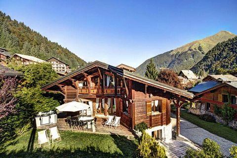 Gelegen in het hart van de Portes du Soleil, het grootste skigebied van Europa, is Morzine een fantastische speeltuin in de winter en de zomer. Met het label “Family Plus”, een garantie voor kwaliteit, garandeert Morzine/Avoriaz u een warm welkom en ...