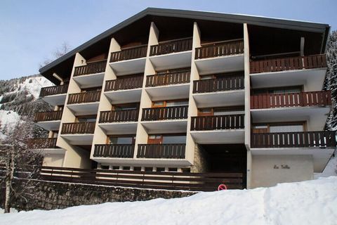 Residentie gebouwd in 1973, 3 verdiepingen zonder lift. Gelegen aan de voet van de Super Châtel-gondel en in het centrum van het dorp. In de winter: moeilijke voetgangerstoegang gedurende 30 m. Studio gelegen op de 1e verdieping, voor 4 personen, met...