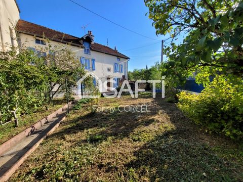 A Aisey-sur-Seine, agréable village situé à 15minutes de Châtillon-sur-Seine et à 1h de Dijon (ligne de bus pour Dijon à 1,50euros), venez découvrir cette charmante maison ancienne très bien entretenue, nombreux matériaux nobles (carrelage ancien, ch...