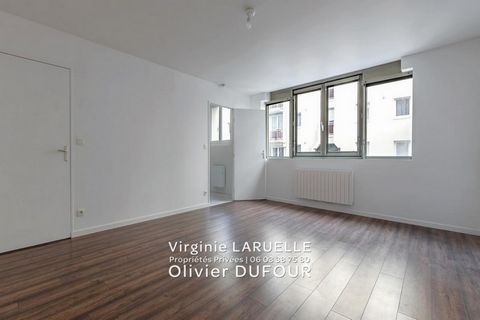 Ce bel appartement, entièrement rénové, est disponible de suite à la location dans une résidence très bien entretenue et sécurisée, à 2 pas de tous commerces et des transports (dont métro) à Rouen Centre rive gauche. Cet appartement de type 1 compren...