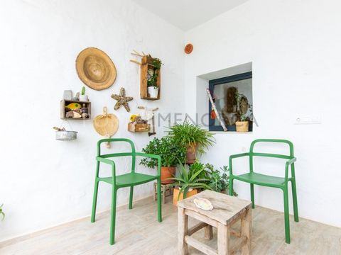 Vous cherchez une maison rénovée pour votre famille avec tout le confort moderne et un bel et généreux espace extérieur dans le village d'Alaior ? Cette charmante propriété a de l'histoire... il s'agit d'une ancienne fromagerie qui a été entièrement ...