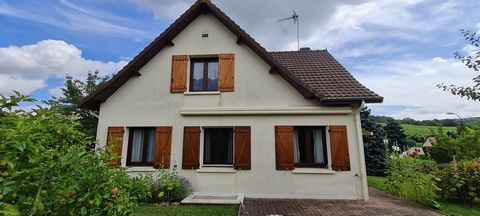 Maison individuelle à usage d'habitation située sur le charmant village de Grauves. Venez découvrir cette maison de campagne comprenant: entrée, cuisine équipée,salon-séjour, chambre, salle de douche et WC séparé. Au premier étage: palier et 3 chambr...