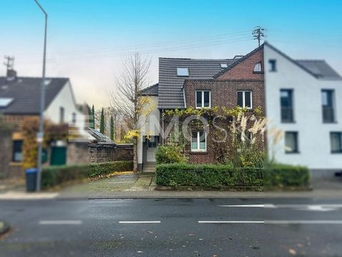 +++ Bitte haben Sie Verständnis, dass wir nur Anfragen mit VOLLSTÄNDIGEN persönlichen Angaben (Komplette Anschrift, Rufnummer und E-Mail) beantworten werden. +++ Dieses außergewöhnliche Haus in Köln-Lövenich wurde 1927 erbaut und 1996 sowie 2002 ausg...