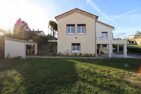 Ref: 0020ER - Aubenas Area Just 5 minutes from Aubenas, come discover this large and bright house whose living area was renovated in 2017. Built on a beautiful fenced plot of 825m2, it features 3 bedrooms, a kitchen open to the living room, and a sit...