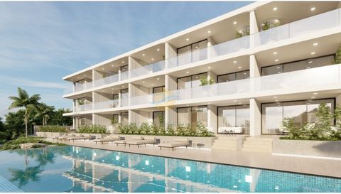 Quinta Heights é um empreendimento de luxo, onde cada detalhe foi pensado para oferecer uma experiência única de vida no Algarve. Com apartamentos de um a quatro quartos, a arquitetura moderna e os acabamentos de alta qualidade garantem uma fusão per...