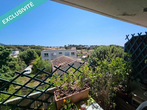 Situé dans la charmante commune de Six-Fours-les-Plages (83140), cet appartement de type 3 bénéficie d'un emplacement idéal à quelques pas des plages et du port de plaisance. Composé de deux grandes chambres, d'un salon convivial, d'une cuisine à rén...