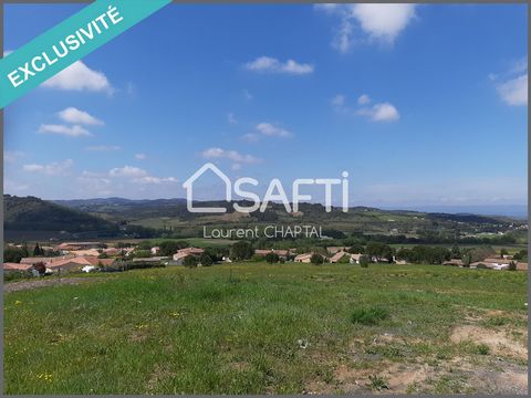 A seulement 12 km de Carcassonne et 10 km de Limoux . Vue imprenable sur les montagnes! Terrain constructible et viabilisé d'une superficie de 868 m2 sur la commune de Pomas. Village prisé de la vallée du Lauquet, compte tenu de son emplacement strat...