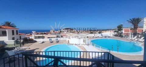 Magnificent apartment located in a quiet residential complex of only 30 homes, located one kilometer away from the town center and the beach and with convenient accessibility to all necessary services, five minutes walk from La Pepa shopping center. ...