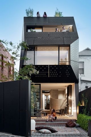 Architectural Masterpiece in the Domain Precinct Establishing a new benchmark in architectural design, this classic balconied Victorian residence has been brilliantly merged with visionary style by celebrated architect Matt Gibson and Kestie Lane Int...