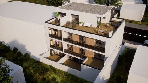 Magnifique appartement de 2 chambres avec patio situé à Vendas Novas. Le bâtiment est en construction et l'achèvement est prévu pour la fin de 2025. Ce fantastique appartement se compose de deux chambres, dont une suite, ainsi que d'une salle de bain...