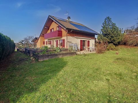 CHEVENOZ - 15 minutes d'Evian les bains et 20 minutes de Châtel. Jolie villa contemporaine en parfait état. Elle comprend au rez de chaussé, un hall d'entrée avec placardS, Salle d'eau avec toilette, un grand séjour avec cuisine équipée et un cellier...