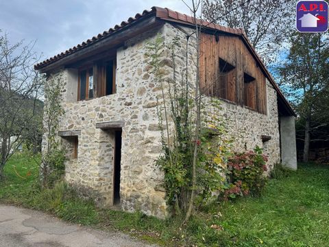 PREFERITO Vieni a scoprire nella frazione di Burges, questo magnifico fienile da trasformare in casa. Dal legno alla pietra, un edificio molto sano si può godere del suo piacevole giardino con vista sul Picou. Sono previsti servizi igienico-sanitari,...