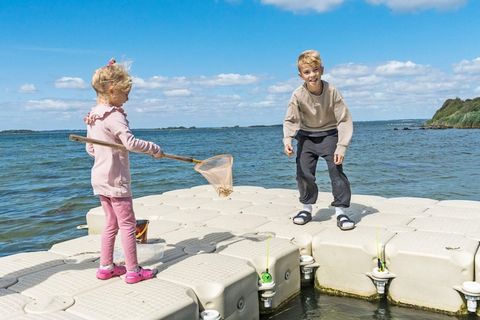 Im First Camp Bøjden Strand haben Sie das Meer als Nachbarn. Der Campingplatz grenzt auf drei Seiten an einen fantastischen und kinderfreundlichen Strand. Hier haben Sie nicht nur die Möglichkeit, in die blauen Wellen zu springen, sondern auch in uns...