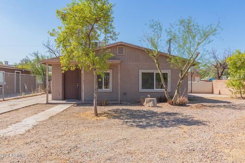 Discover this charming single-level home that has been tastefully renewed! Freshly painted interior boasts a perfectly flowing living & dining room offering tile flooring in the main areas and recessed lighting that illuminates every corner. The kitc...