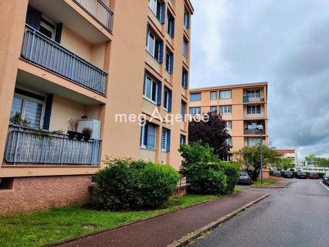 T4 de 72m2 traversant avec balcon, cave et parking – À deux pas du parc de Parilly