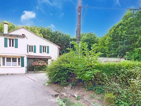 Maison avec du cachet de 75 m², 3 chambres, garage, bois, chataigneraie