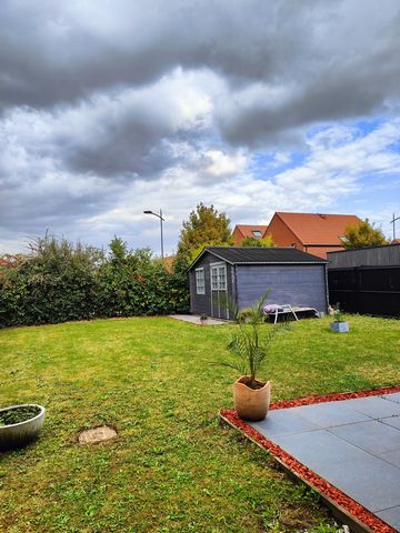À Lesquin – Semi-individuelle récente avec grand jardin et panneaux photovoltaïques