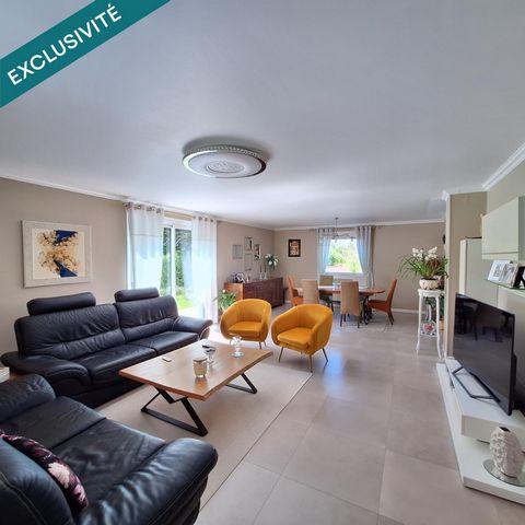 Propriété de 172m2 avec jardin, piscine creusée et vue dégagée.