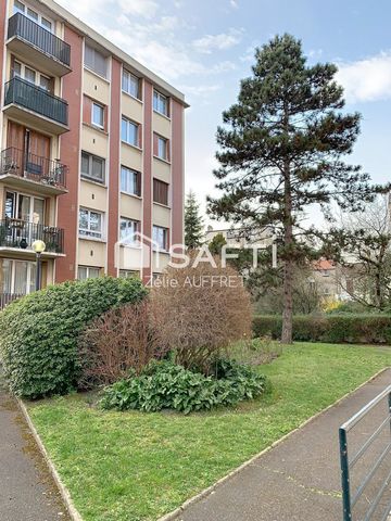 Appartement en rez-de-jardin, lumineux 76m2. Petit Balcon