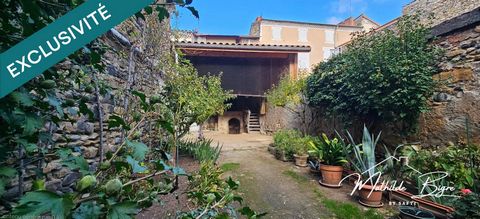 Maison, grange et cour non attenante