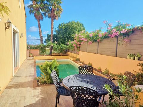 Magnifiqe villa avec vue dégagée, piscine, cuisine d'été et garage