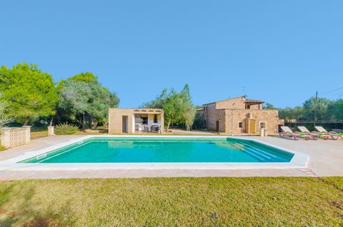11 km from the beach sets this natural stone house with private pool. It can comfortably accommodate 8 people. The private chlorine pool is surrounded by a terrace and a nice garden. The pool's size is 6 x 10 meters and depth is ranging from 0.8 to 2...