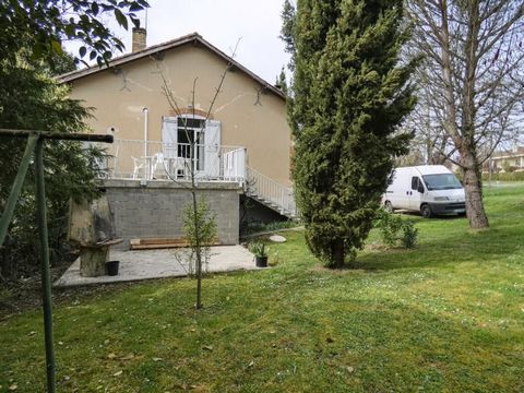 Summary A house close to the centre of Mézin & 15min from Nérac with 100 m2 living space on a plot of 831 m2, with attractive development possibilities. There are 3 spacious bedrooms and a large basement of 140 m2 with direct access to the road. PVC ...