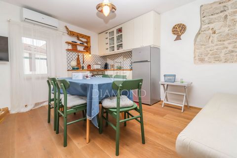 Location: Istarska županija, Bale, Bale. Istria, Rovinj, Bale In the small picturesque town of Bale, which is increasingly recognized in the tourist world every year, this house is located on the edge of the old town core. The house is located a step...