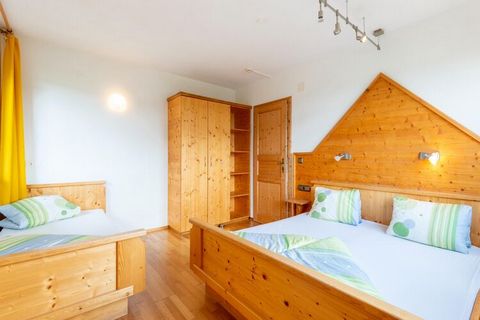 This pleasant apartment has a private balcony and a great location, not far from Innsbruck and the border with Germany. It is ideal for holidays with family or friends and there are numerous winter sports facilities in the region. Gattererberg is a p...