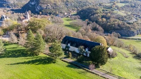 Set in the heart of the Dordogne Valley, looking down over the beautiful River Ouysse, this traditional stone farmhouse enjoys peaceful countryside, fabulous views and good access to all the area has to offer. In an exceptional setting, yet only 10 m...