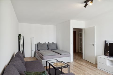 The newly renovated Studio has beautiful equipment. The accommodation is centrally located in Ingolstadt. There are restaurants, cafés, bakeries, supermarkets and doctors in the immediate vicinity. Several pubs, green spaces and parks, fitness studio...