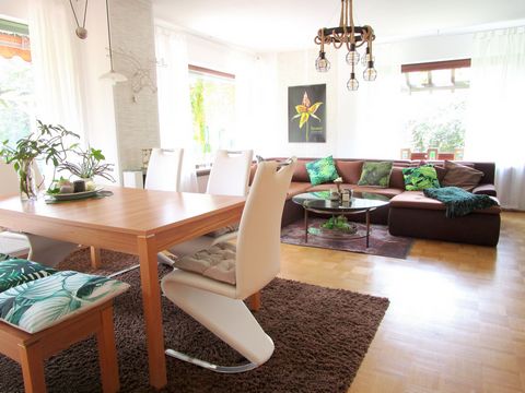 GENERAL In our large, bright ground floor apartment you live in the countryside in the middle of a large, beautifully overgrown natural property. Here you can go on vacation AND work - in a separate, modern office. The 112m² apartment is located in a...