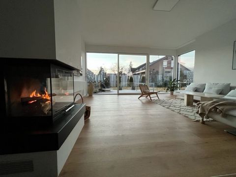 Luxurious and artistic furnished 5-room semi-detached House next to Böblingen with an open floor plan and bright rooms, which make this House an exceptional place. A large and open living/dining area with connection to the modern and luxury kitchen c...