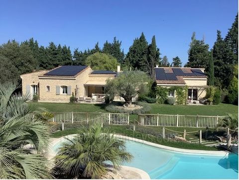 Embrace the epitome of Provencal living with this newly renovated farmhouse in Orgon, nestled in the serene landscapes of Provence, South of France. Situated merely 5 minutes from schools, 10 minutes from highways, and close to the charming village o...