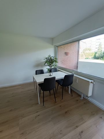 This first floor apartment, with its own private entrance, can accommodate up to 3 people and is fully equipped to make your stay as comfortable as possible. The apartment has 1 bedroom with 3 single beds and a pull-out couch in the living room. Each...