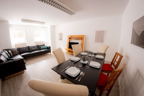Welcome to our comfortable apartment for fitters in picturesque Schwarzenbruck! This spacious apartment offers space for 8 people and is perfect for teams and groups. Facilities: Sleeping accommodation: 4 rooms - 2 double rooms, 1 room with 4 beds Ki...