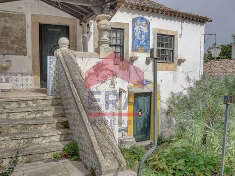 Historisches Haus zum Erholen innerhalb der Mauern der Burg von Óbidos. Riesiges Rentabilitätspotenzial als lokale Unterkunftseinheit. Mit Blick auf das Innere von Castelo de Óbidos und seine Umgebung. In der Nähe von Einkaufsmöglichkeiten, Dienstlei...