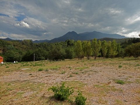 Dpt Pyrénées Orientales (66), à vendre PRADES terrain constructible de 282 m² - Construction libre